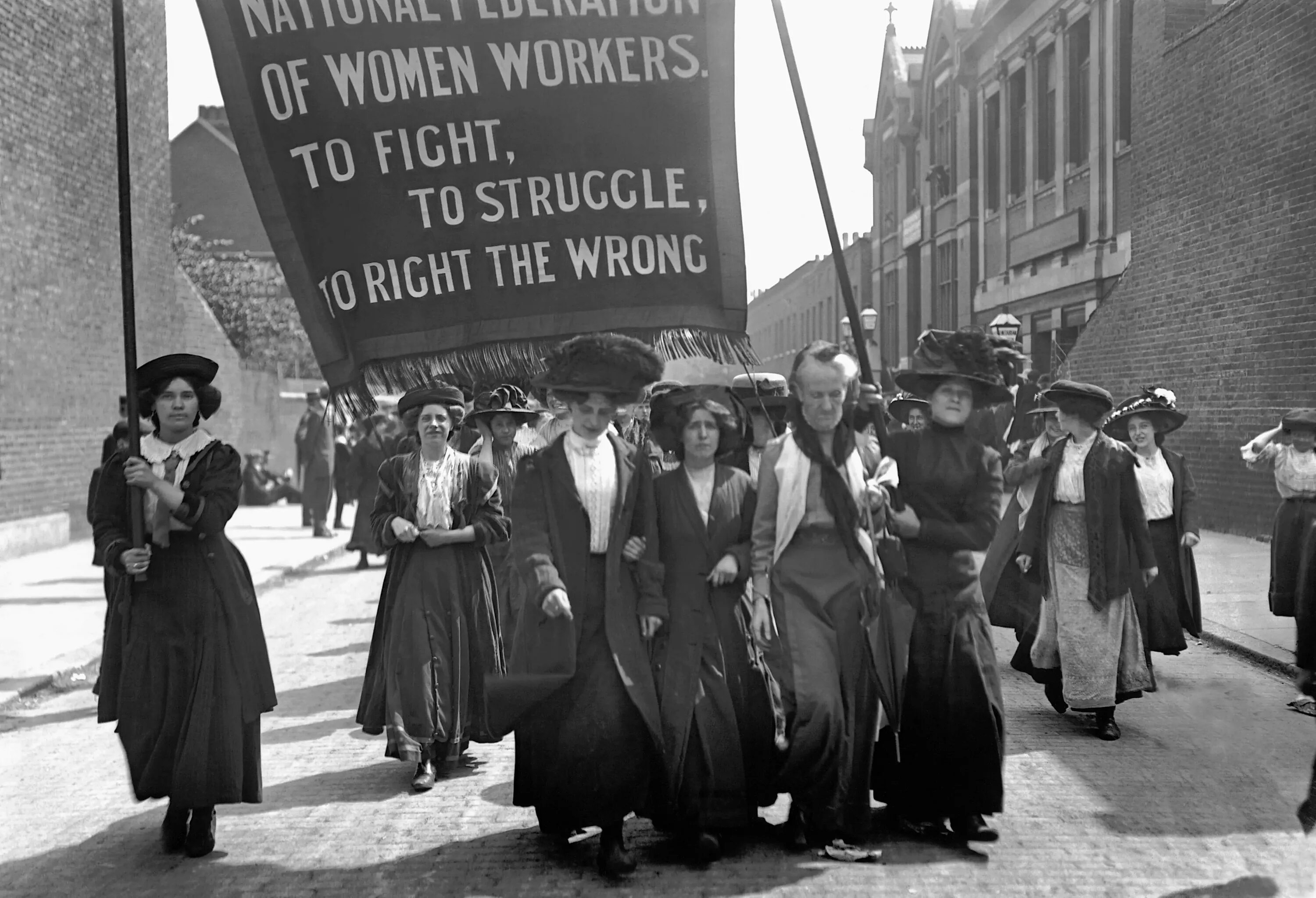 Суфражистки Англия 19 век. Суфражизм в Англии 19 века. Суфражистки 20 век. Women day in russia