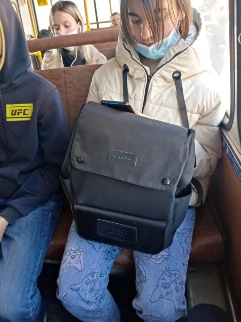 В автобусе было 13. В автобусе было 13