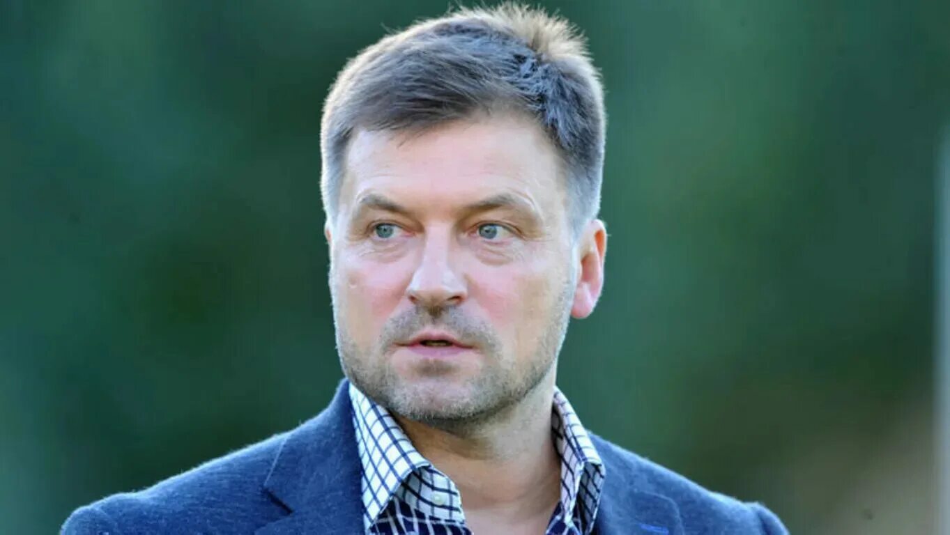 Корнееву а ю. Корнееву а ю