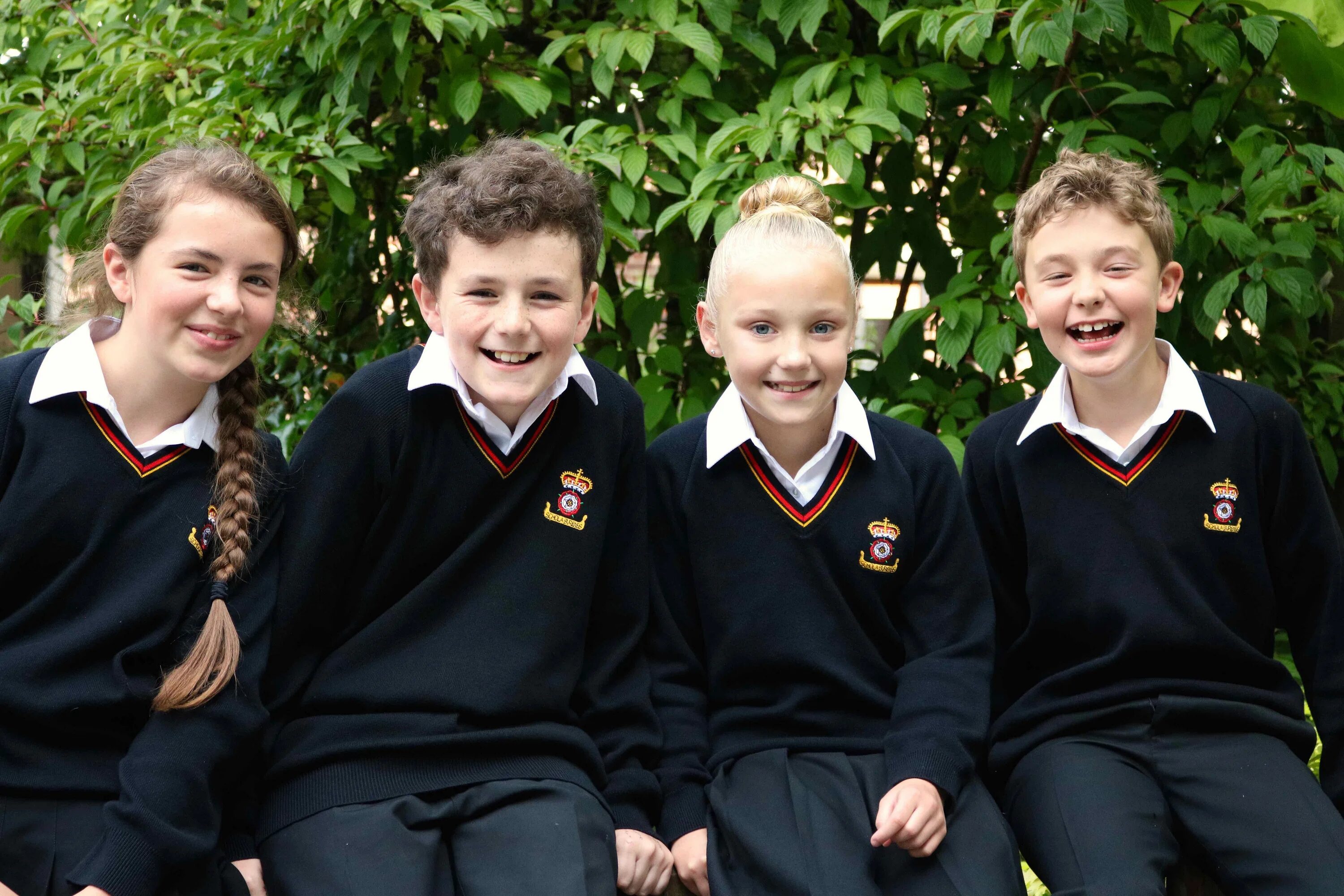 Children in britain school. Средние школы Англии (secondary School). Форма в английских школах. Школьная форма в Англии. Школьная форма в Германии.