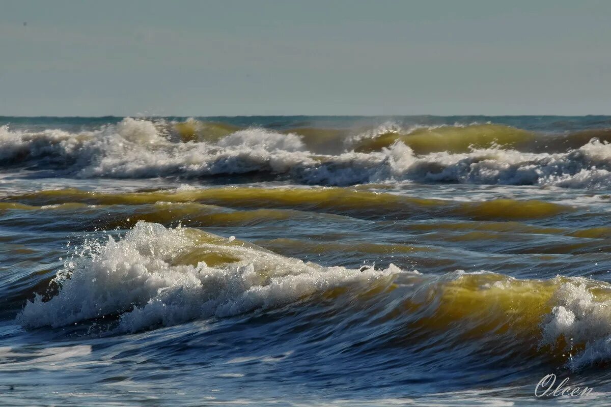 Волнующий воду. Море волнуется. Взволнованное море. Волнение на море. Волны в Средиземном море.