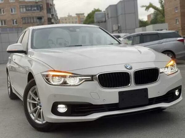 Купить бмв владивосток. BMW 320i 2014. БМВ 320i тонированная. BMW 3 Series 320i. БМВ 320i 2014.