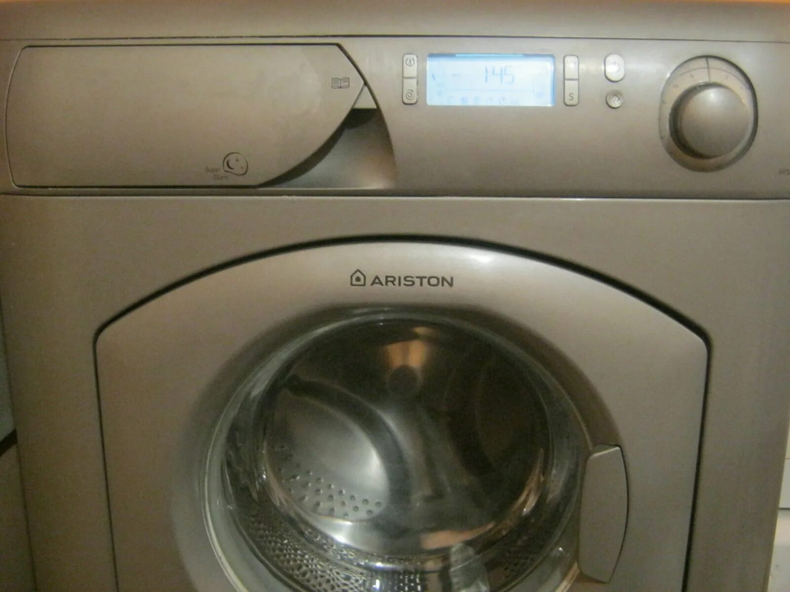 Ariston avsd. Аристон AVSD 109s. Аристон AVSD 109. Стиральная машина Hotpoint-Ariston AVSD 109. Аристон AVSD 107.