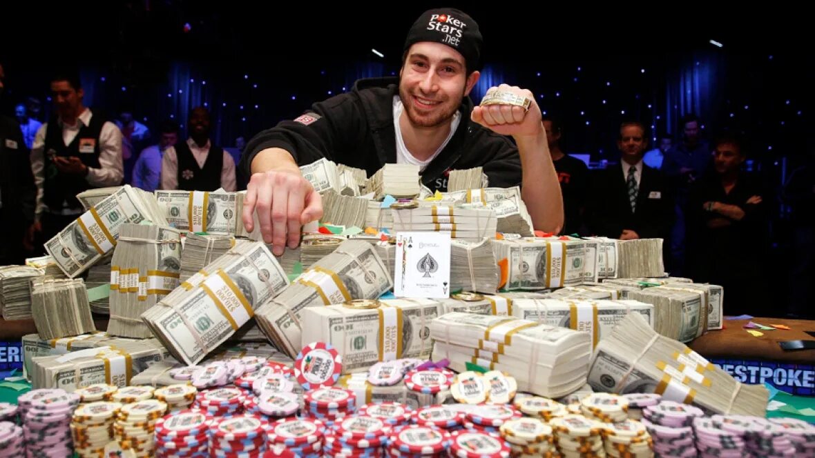 Https money x11 casino. Самый крупный выигрыш в казино. Миллионер с деньгами. Миллиардер с деньгами.