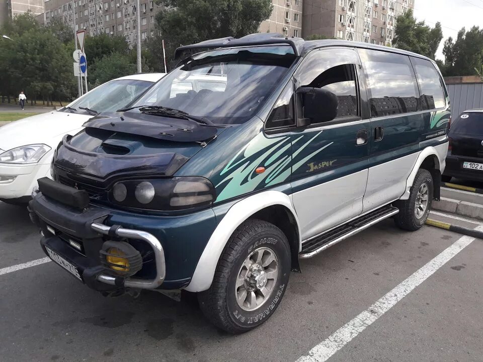 Мицубиси Делика 2022. Делика l-500. Мицубиси Делика l500. Mitsubishi Delica 018.