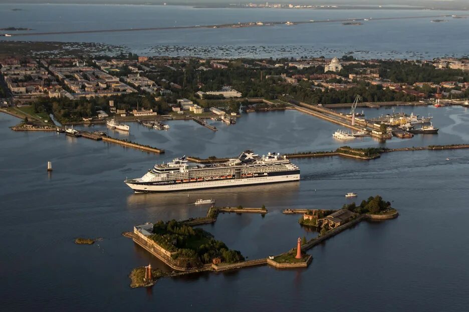 остров котлин кронштадт вид сверху. город портов кронштадт. кронштадт порт. кронштадт санкт-петербург порт. город портов кронштадт.