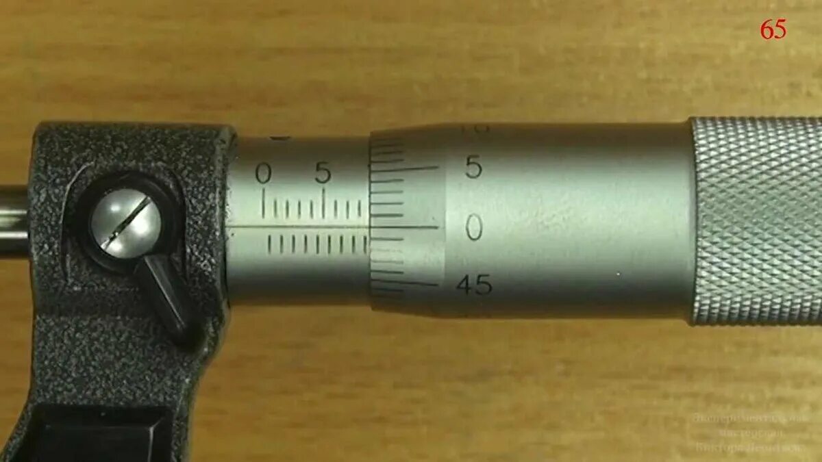 16 Микрометрические инструменты. Чтение показаний.. Измерения микрометром шкала измерения микрометр. Микрометр 1984. Микрометр с измерительной шкалой.