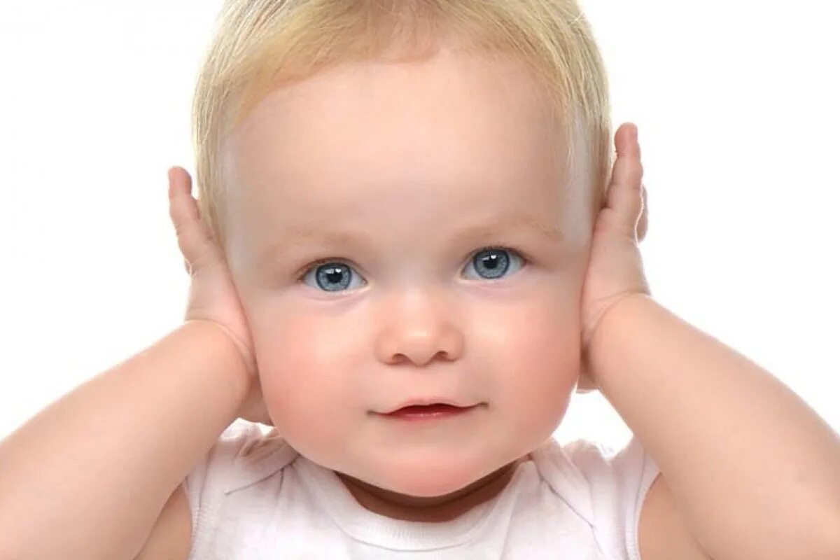 Дети с нарушением слуха.. Глухой малыш. Нарушение слуха у новорожденных. Ребенок не слышит.
