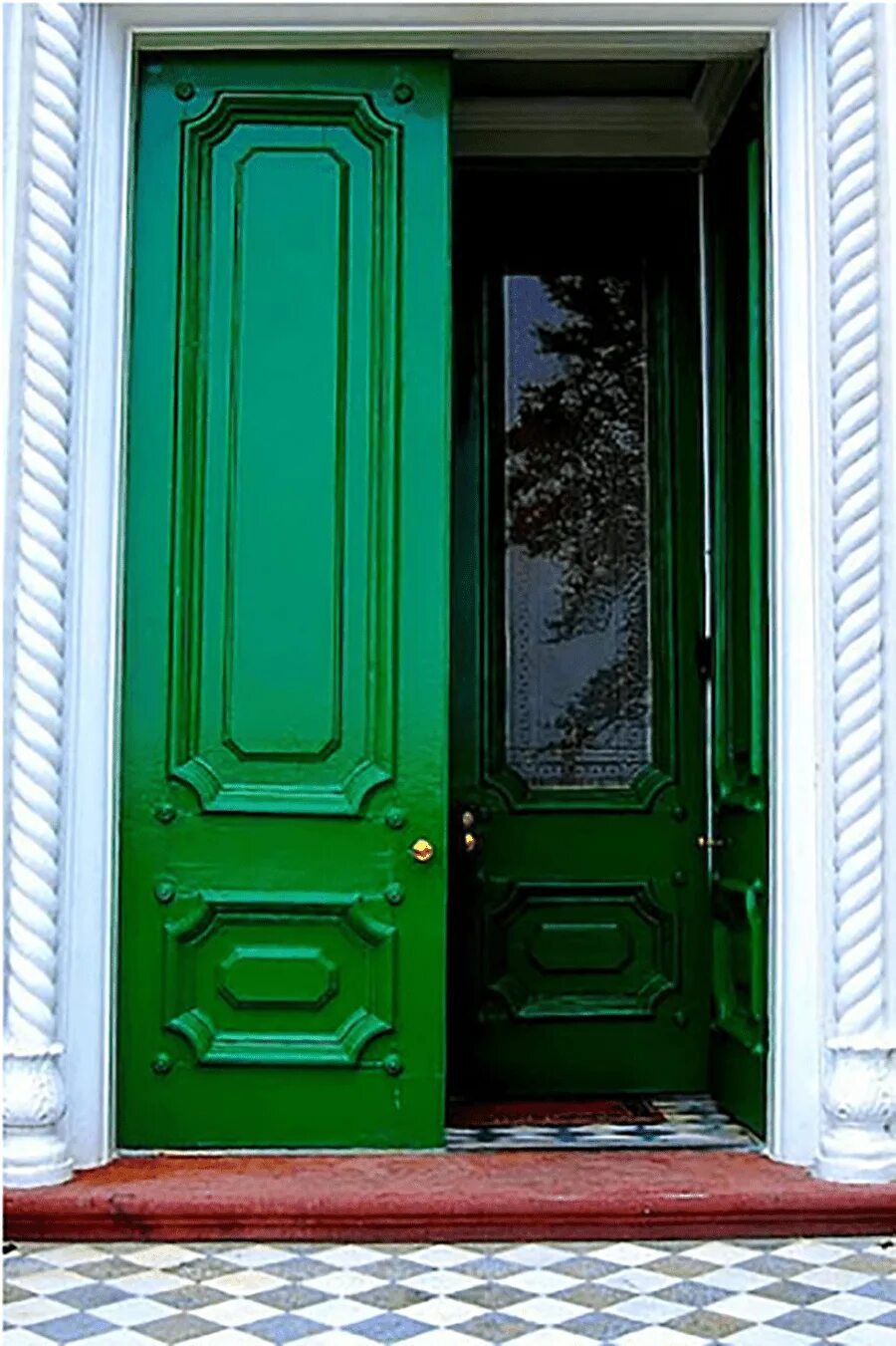 Green Doors входные двери синяя. Зеленая дверь Фалько дверь скандия. Green Doors Полоцкая. Зеленая входная дверь.