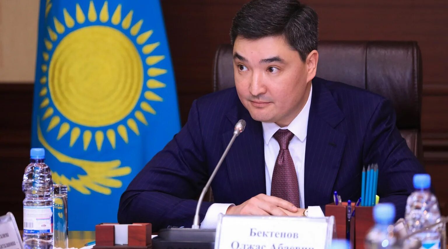 Токаев и олжас бектенов. Бектенов абай. Олжас бектенов жена. Ерсат бектенов. Бектенов олжас абаевич.