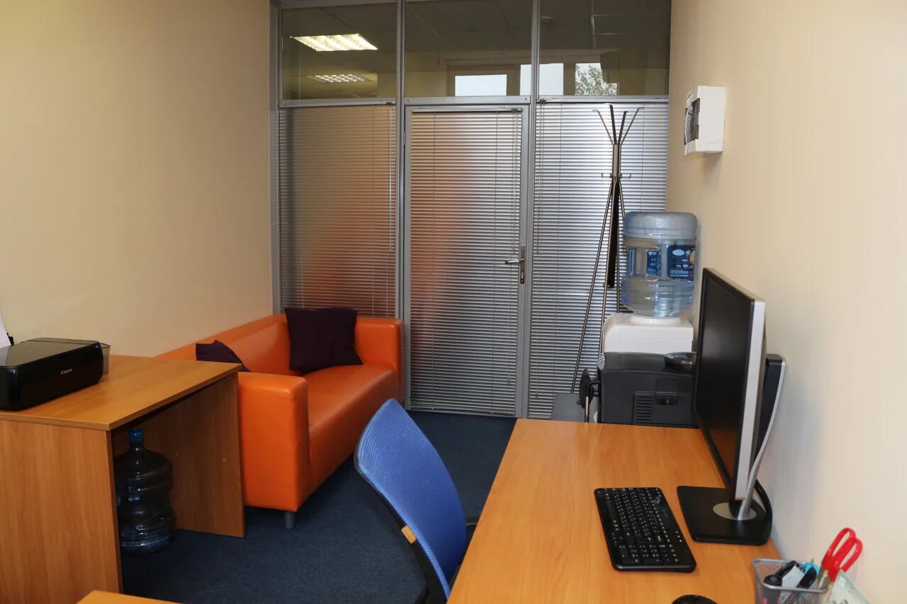 Помещение 15 квадратов. Помещение 5х12. Планировка офиса на 6 человек. Офис 15 кв. Помещение 7 кв метров.