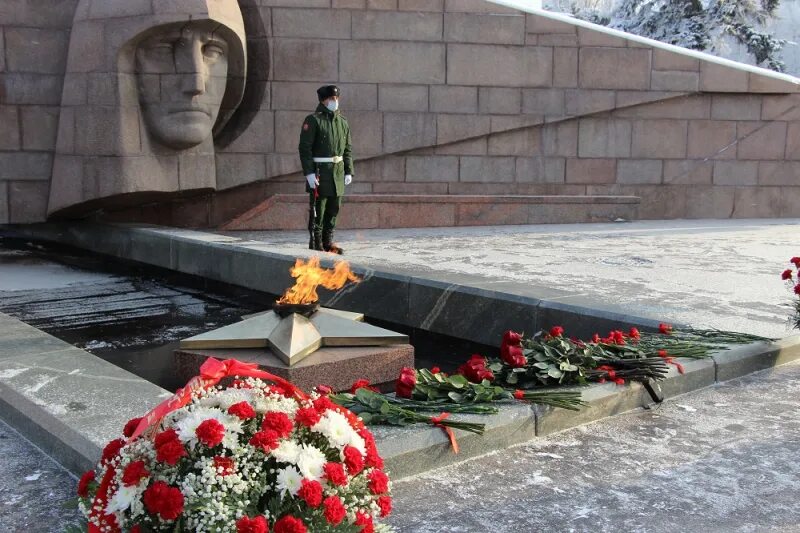 Память о павших героях. День павших героев. Вечный огонь воинам вов 1941-1945. День павших героев. Есть ли в барнауле памятник неизвестного солдата?.