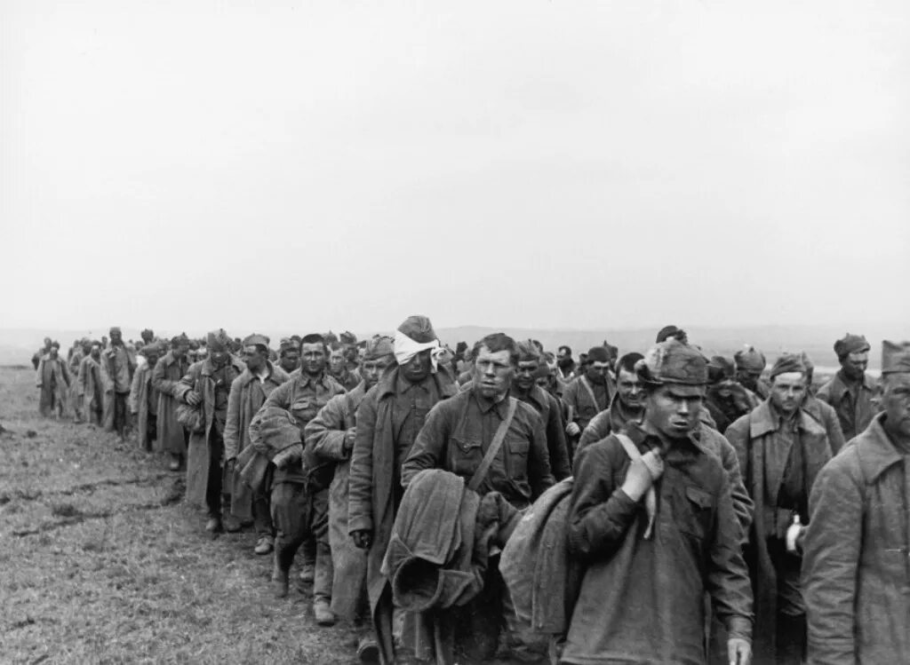 Лагерь советских военнопленных 1941. Концлагерь военнопленных в ВОВ. Советские пленные в Германии. Сколько было лагерей для советских военнопленных