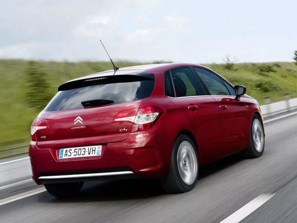 Купить с4 в беларуси. Citroen c4 Hatchback. Citroën c4 хэтчбек. Citroen c4 2 хэтчбек. Citroen c4 2010.