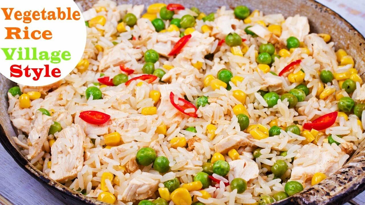 Рис с перцем и кукурузой на сковороде. Рис припущенный с овощами. Плов с кукурузой. Рис с кукурузой болгарским перцем. Рис с болгарским перцем и морковью и луком.