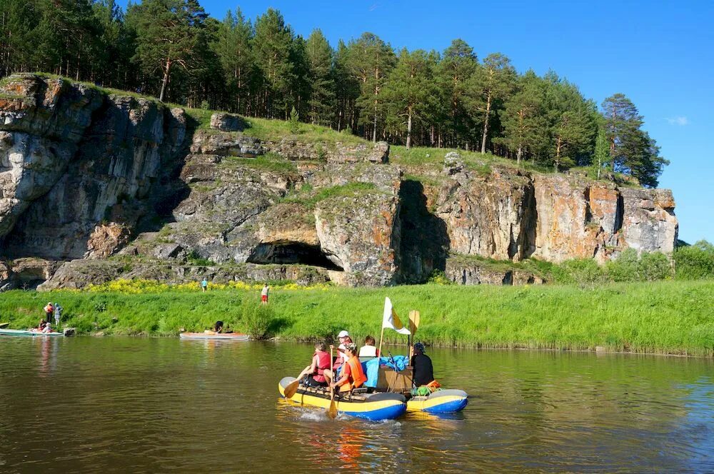 Река гребень. Грот Кочкари Юрюзань. Река Юрюзань Хваточный гребень. Усть-Катав река Юрюзань сплав. Лимоновский гребень на реке Юрюзань.