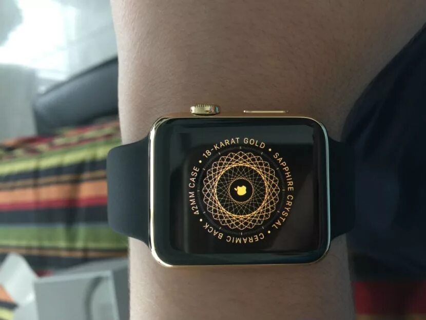 Распаковка apple watch. Первые эппл вотч. apple watch caviar. apple watch gold edition. распаковка эппл вотч.