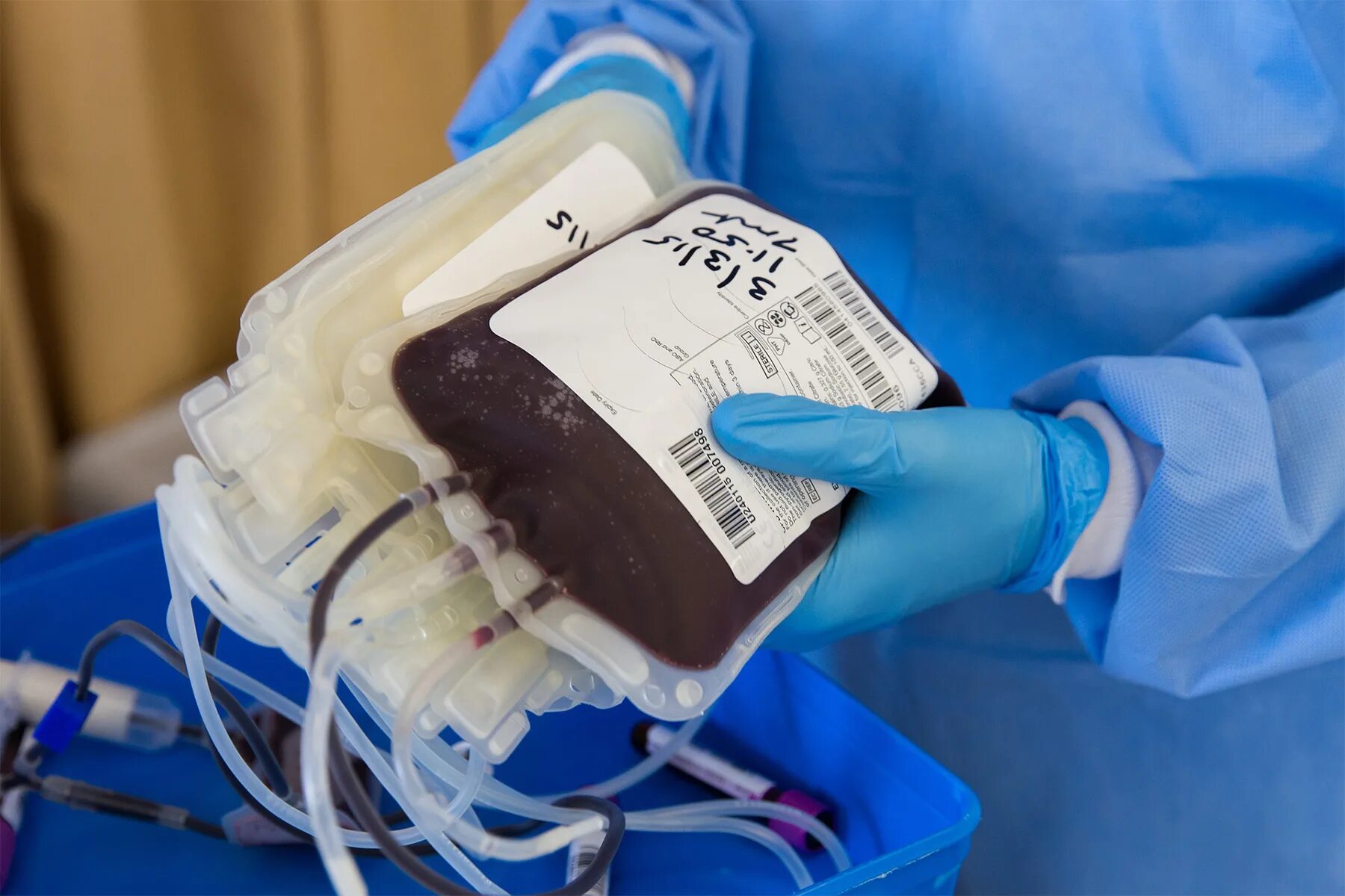 Гемотрансфузия плазмы крови. Плазма крови донорство. Переливание донорской крови.