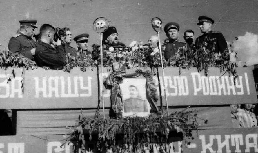 16 сентября 1945 парад в харбине. Харбин парад Победы 1945. Парад Победы в Харбине 16 сентября 1945 года. Парад в Харбине 1945г.