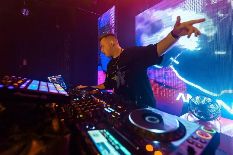 Dj z. диджеи америки. Dj z. толкачев станислав украина диджей. Dj z.