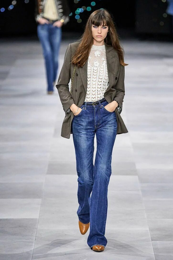 Какие джинсы модные для женщин. Эди Слиман Селин коллекция 2020. Джинсы Celine 2022. Джинсы Селин новая коллекция.