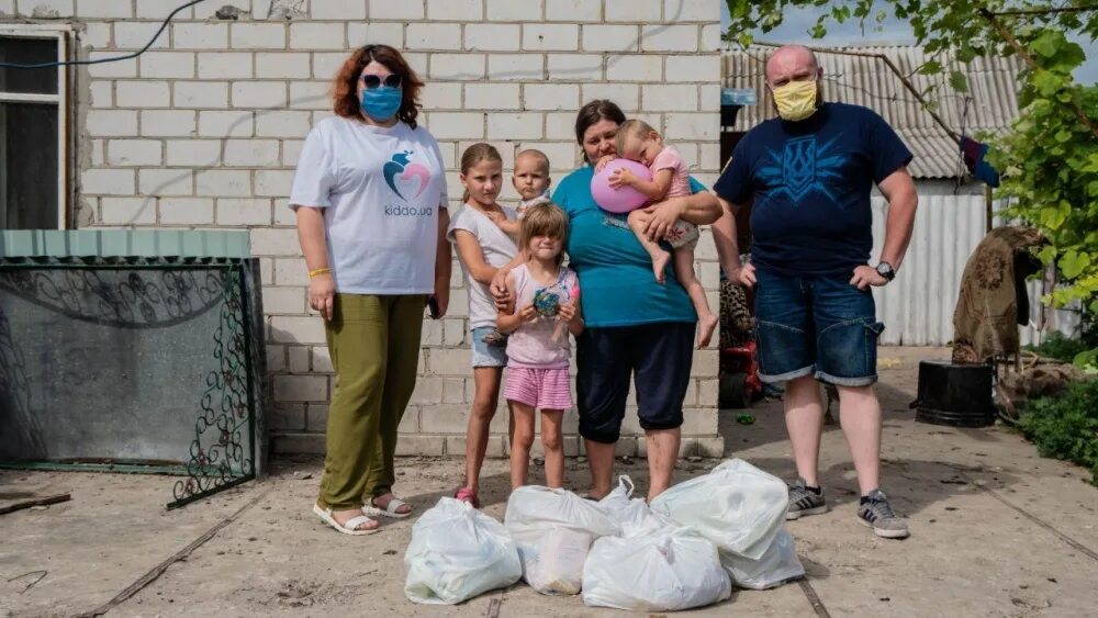 16 детей в семье. Семья кантемировых москва многодетная. Кантемировы многодеточки. 7 детей в семье. Многодетная семья в эстонии.