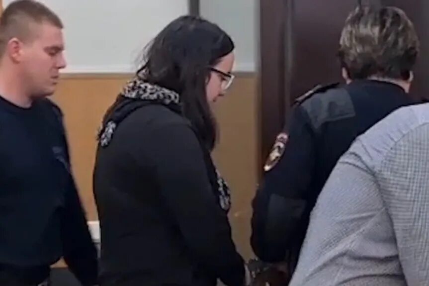 девушку задержали за сережки