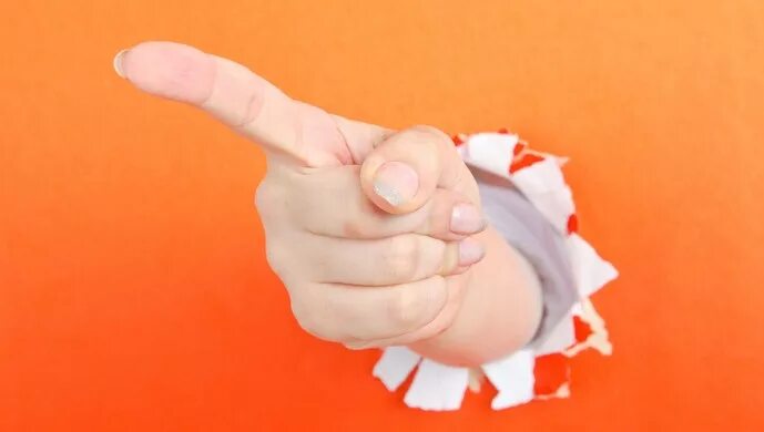 много рук тянутся. Hand in/out. Hand out is. Get out of hand идиома. протянутые ладони.