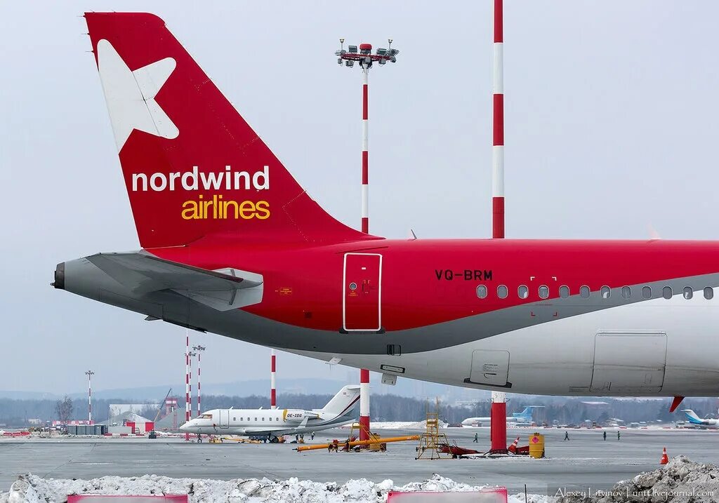 Южный ветер авиакомпания отзывы. A350 Nordwind. Nordwind Кольцово. Суперджет Nordwind. N4551 Nord Wind самолет.