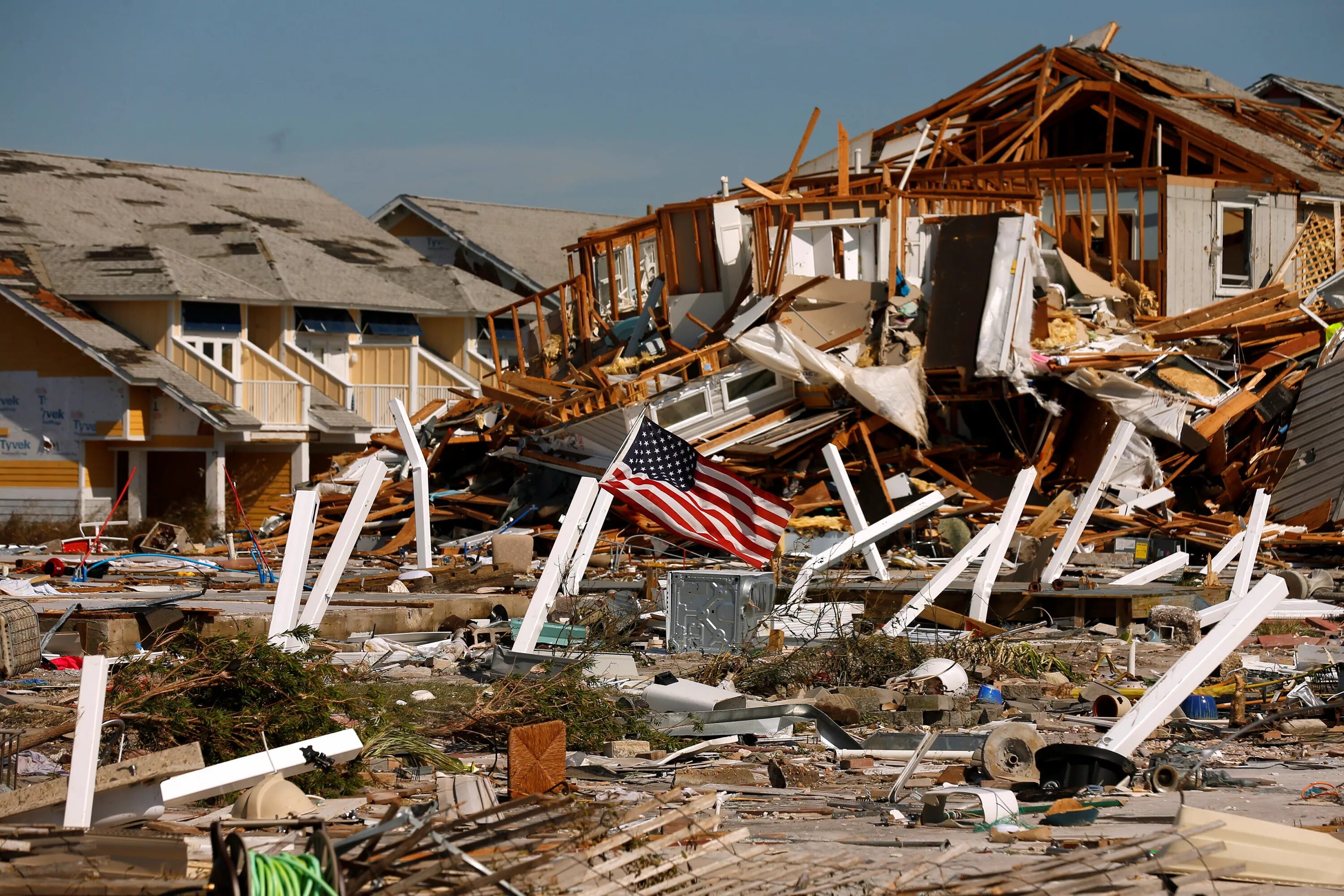 American damage. American damage. American damage. Стихийные бедствия ураган. Флаг сша потёртый.