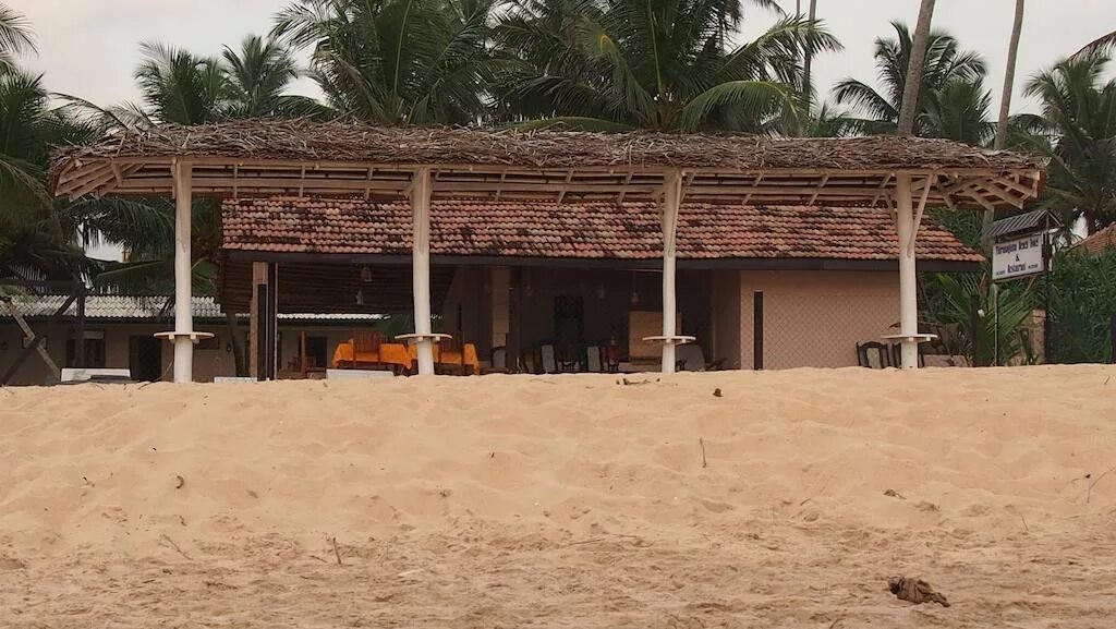 Центр хиккадува. Хиккадува бич отель шри ланка. hikkaduwa beach hotel шри ланка. italia beach hotel 2 хиккадува шри-ланка. bluesky hotel hikkaduwa 3 шри-ланка хиккадува.