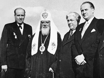 В 1943 г патриархом русской православной церкви