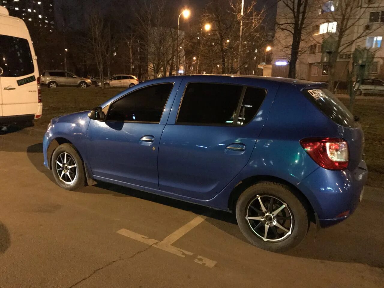 Диски рено сандеро степвей 16 радиус. Рено Сандеро 2 диски. Renault Sandero r17. Renault Sandero r15. Рено Сандеро 2 на литье.