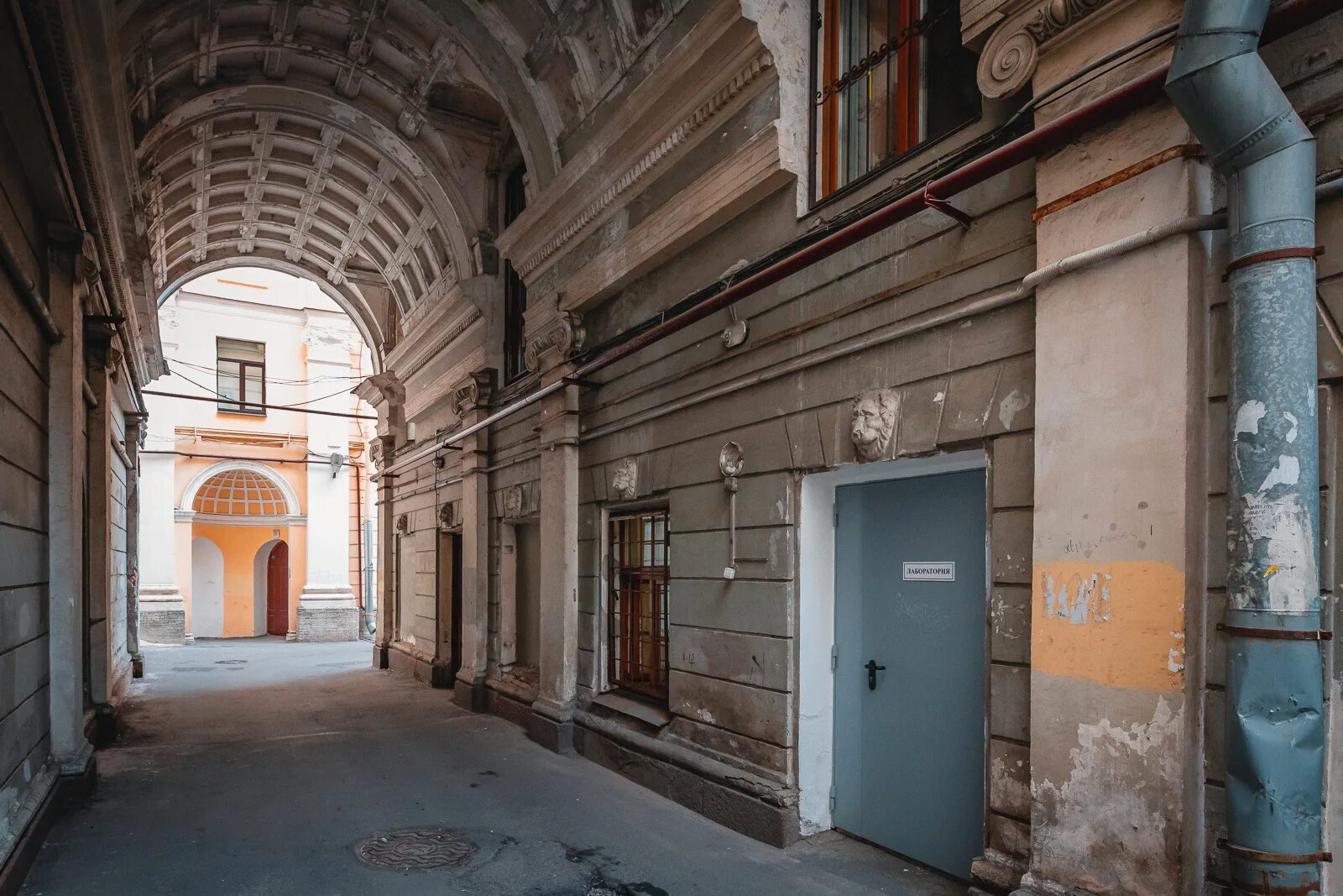 проходные дворы санкт-петербурга. проходные дворы санкт-петербурга. квест стрелялка санкт-петербург. непроходной двор. проходные дворы спб.