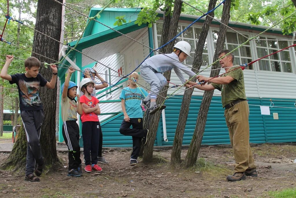 Camping name. Олега Кошевого лагерь Хабаровск. В лагере детский имени Олега Кошевого. Лагерь Олега Кошевого Тюмень. Оздоровительный лагерь Олега Кошевого Щекино.