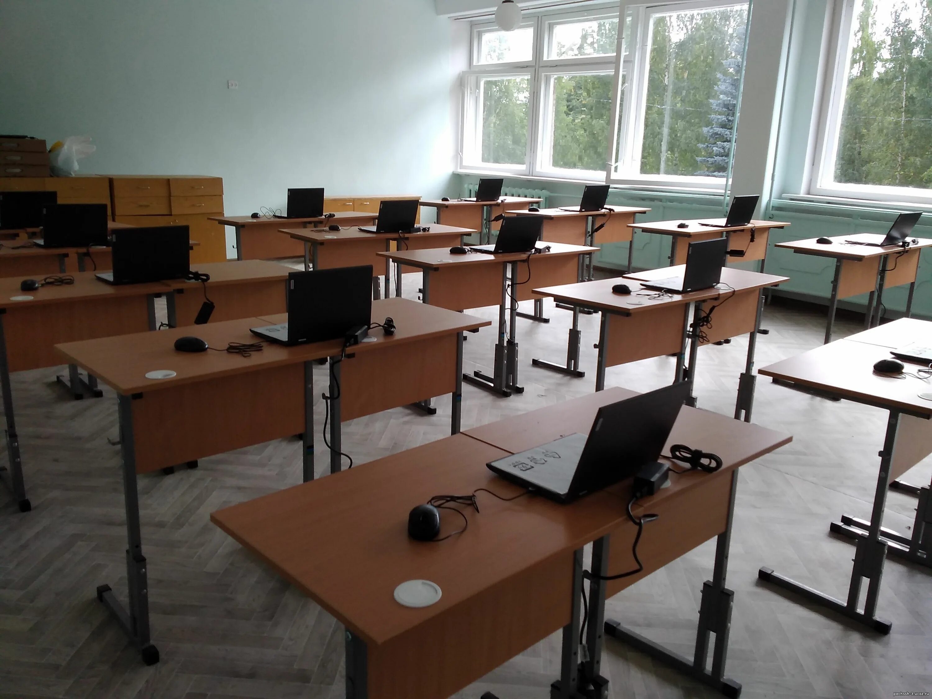 Цос в школе. Цифровая образовательная среда в школе. Цос цифровая образовательная среда в школе. Мебель для кабинета информатики. Проект цифровая образовательная среда в школе.