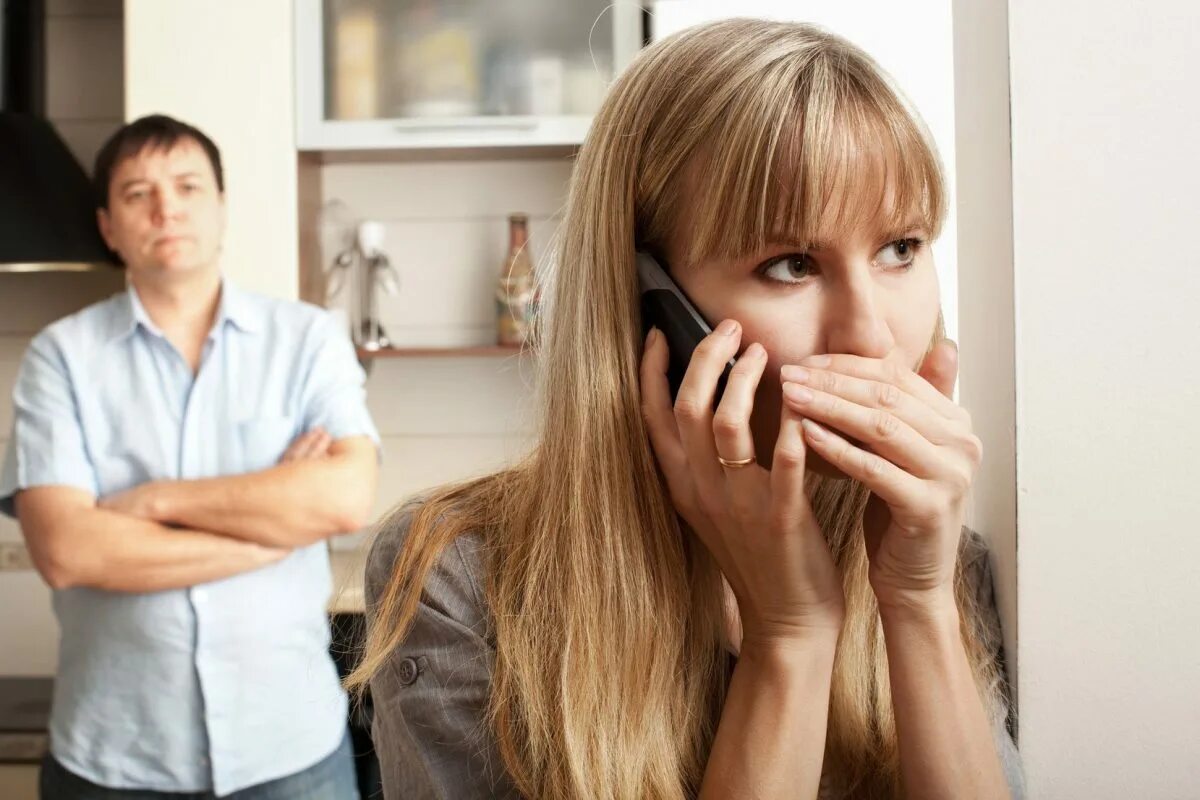 Разочарованная женщина. Завистливая женщина. Мужчина изменяет. Супружеская неверность. Женская измена.
