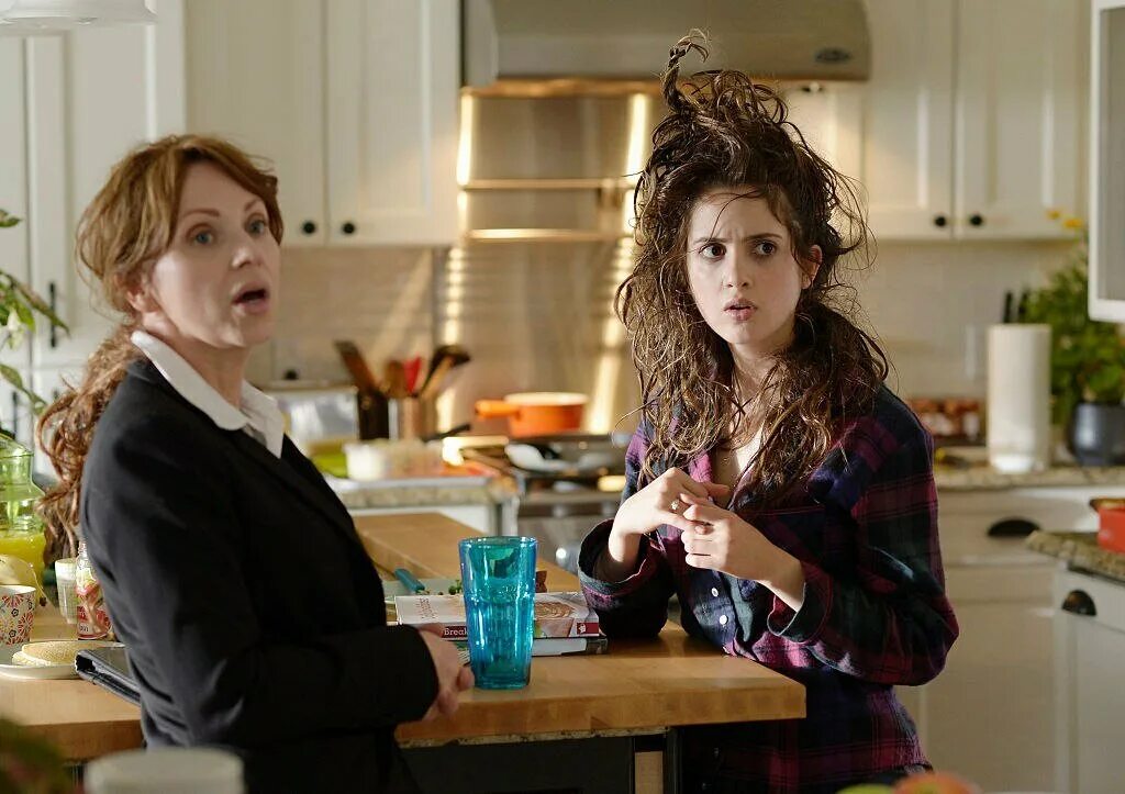 другая женщина фильм 2014 кэмерон диаз. молода и прекрасна 2013. где девочка женщина. эмили браунинг – незваные (2009). риз уизерспун красотки в бегах.