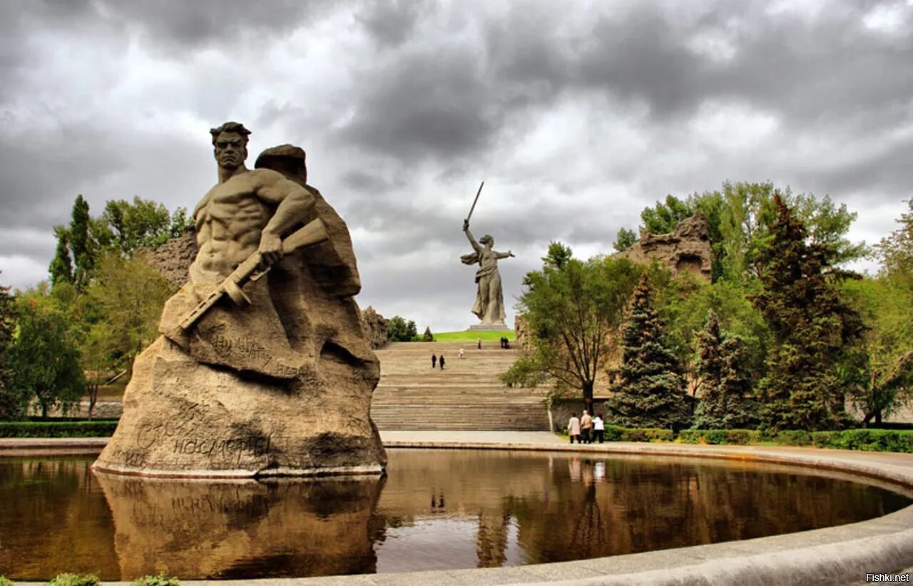 Волгоград памятники великой отечественной. Мамаев Курган Волгоград. Мемориальный комплекс Мамаев Курган. Город Сталинград Мамаев Курган. Мамаев Курган Сталинградская битва.