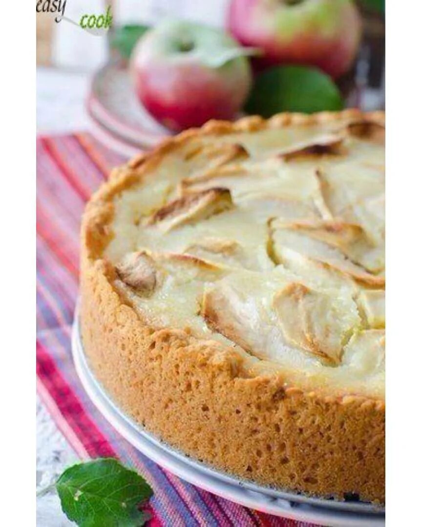 шарлотка с миндальной мукой. яблочный пирог без сметаны. яблочный пирог без сметаны. цветаевский пирог alexashka. корнуэльский пирог с яблоками.