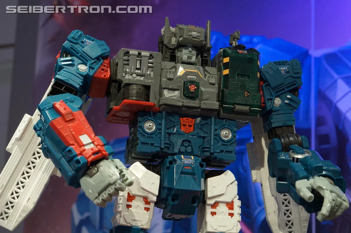 Titan transformers hasbro ark. Titans return ревайнд. Titans return. Transformers titans return soundwave. Transformers titans return optimus prime.