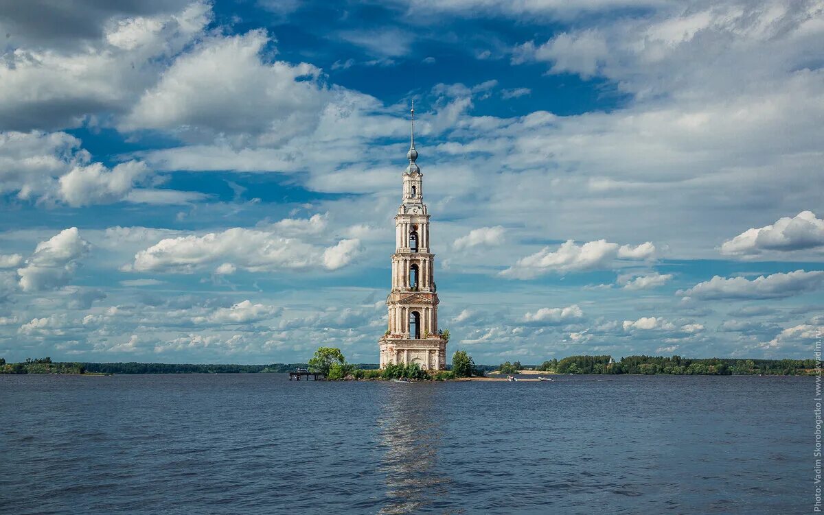 Рыбинское водохранилище есть. Затопленный храм Молога. Рыбинское водохранилище затопленный город Молога. Калязин и Молога. Рыбинское водохранилище Церковь.