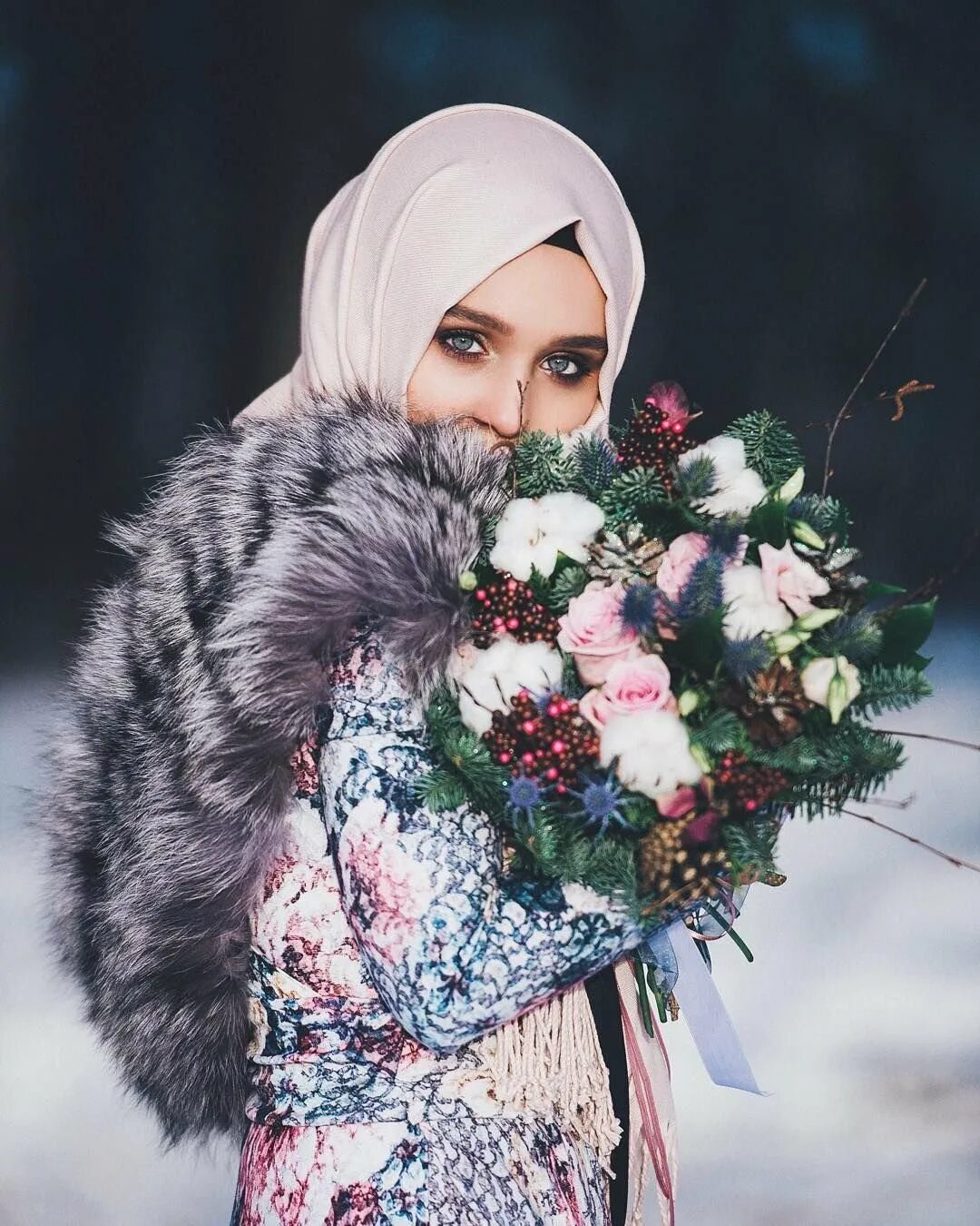Мусульманские картинки хиджаб. Салихат Касумова невеста. Малика Джикаева в хиджабе.