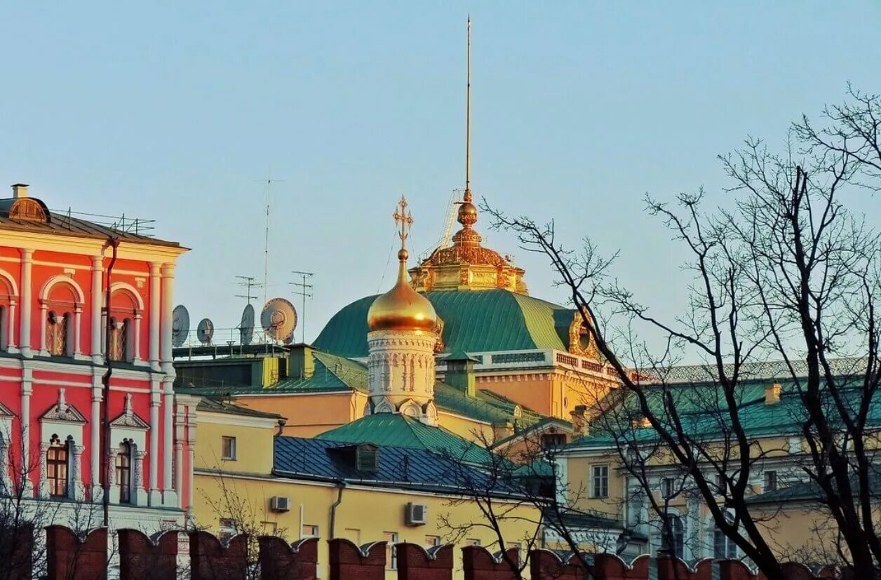 Церковь богородицы на сенях. Церковь Рождества Богородицы в сенях Москва. Храм Рождества Пресвятой Богородицы в Кремле. Церковь Рождества Богородицы в Кремле 1393. Храм Рождества Богородицы в Московском Кремле.