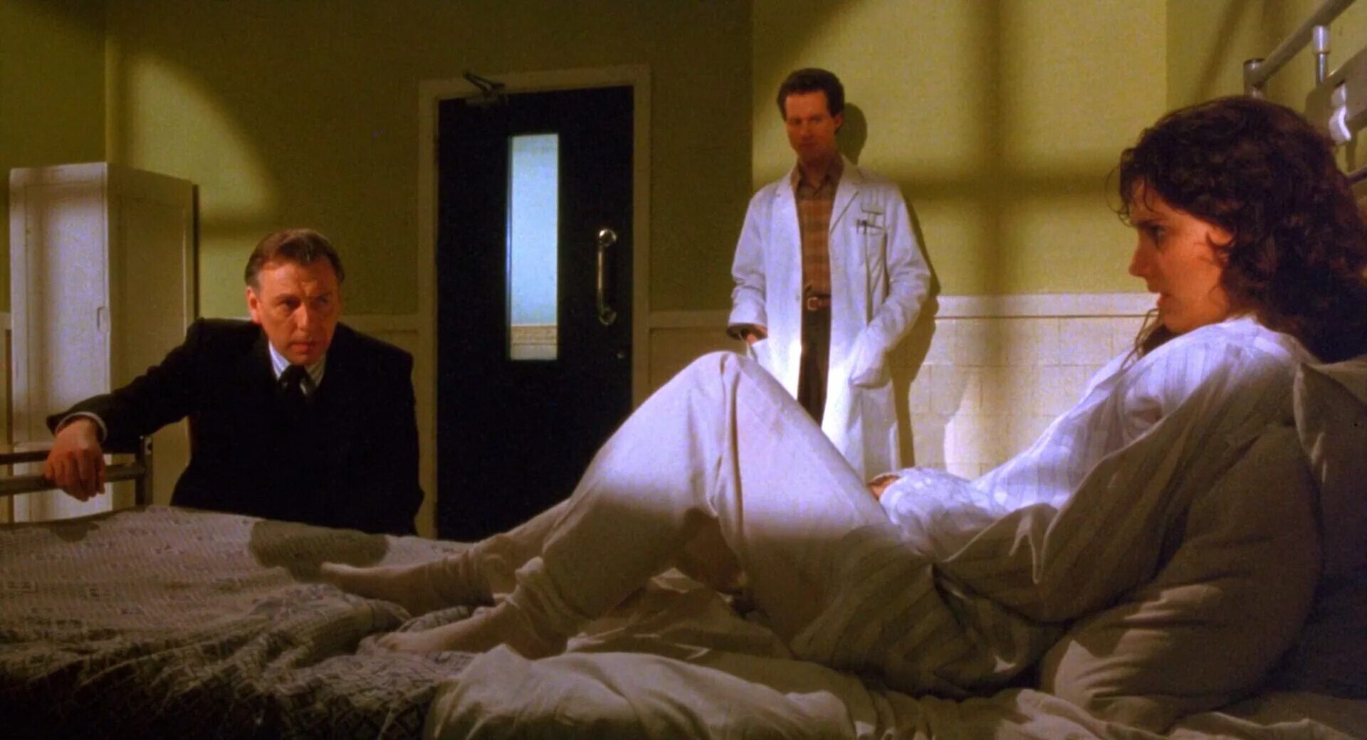 Ада вонг resident evil 5. Второй ад 2. Ада вонг re2. Пинхед восставший из ада 2. Второй ад 2.