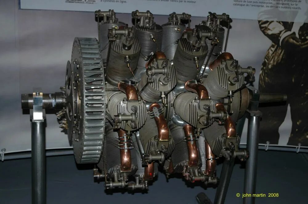 Двигатель центробежный купить. М-82фн двигатель. Двигатель м62 звездообразный. Магнето авиадвигателя аш-62. Авиационный двигатель м610.