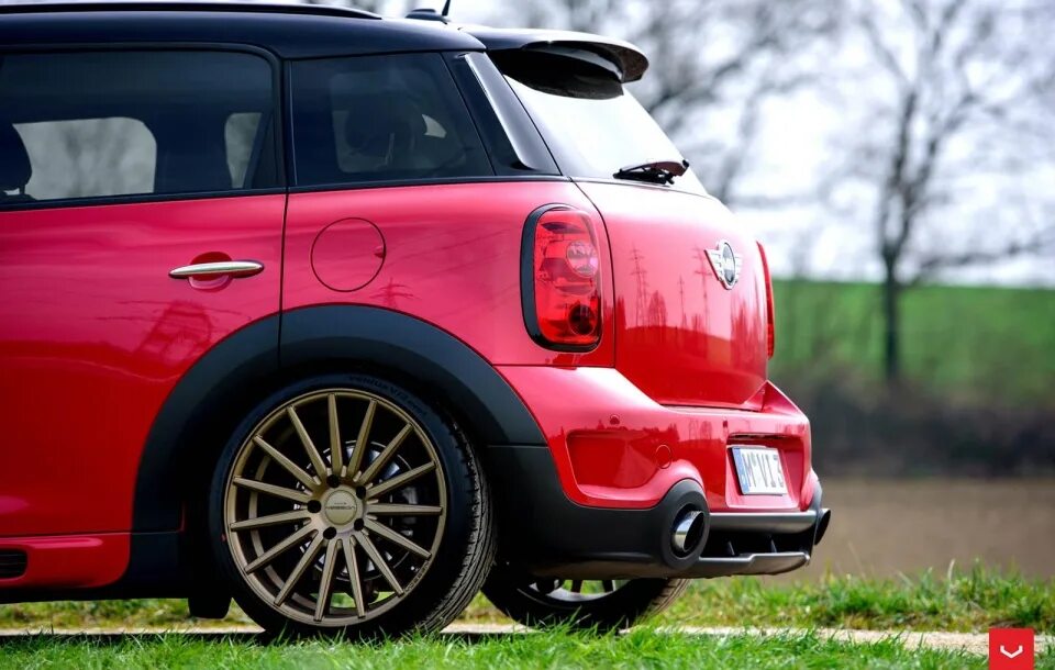 Колеса мини Купер Кантримен 18. Мини Купер Кантримен диски r 18. Диски на Mini Cooper Countryman. Диски Vossen Mini Countryman f60.