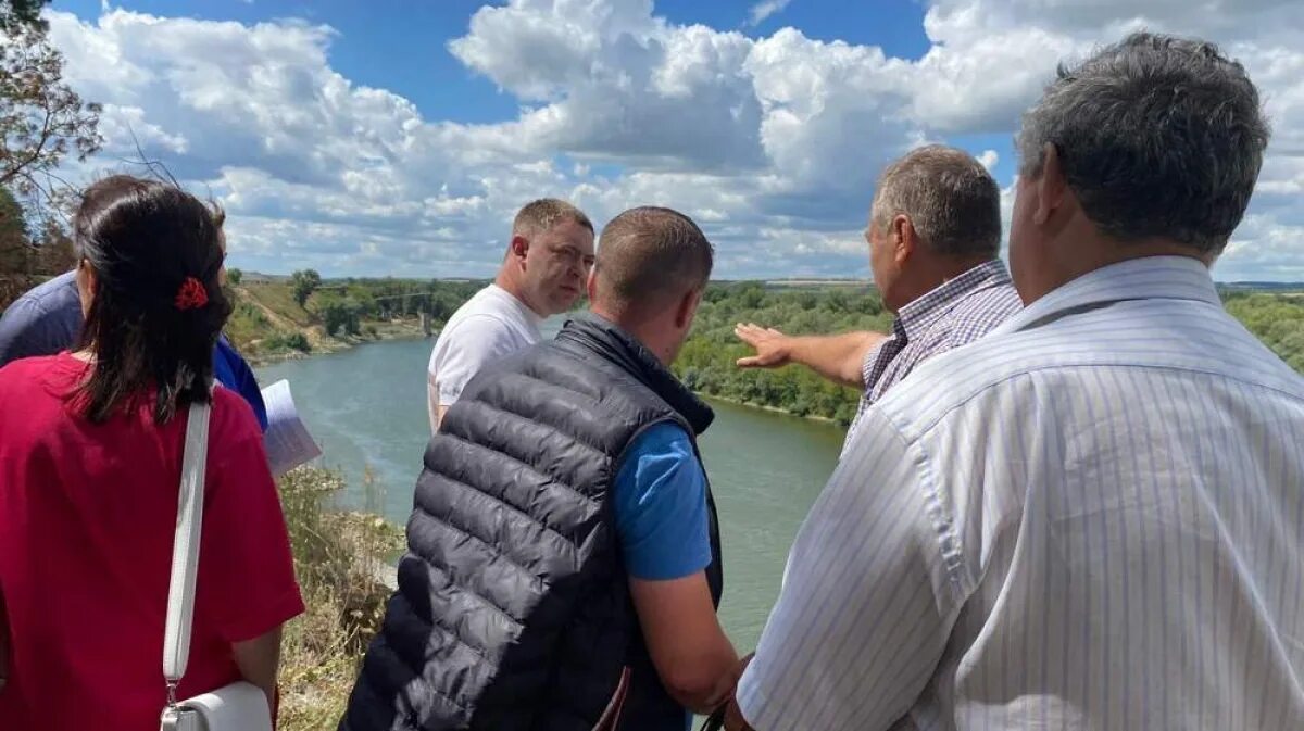 Река дон в павловске воронежской области. Павловск Воронежская область пляж. Река Тавровка Воронеж. Вести Придонья Павловск Воронежская. Берегоукрепление.