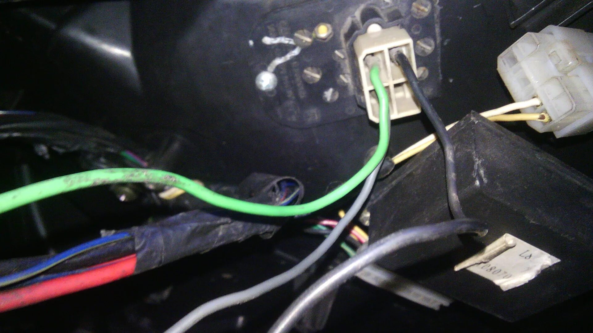 Где стоит реостат печки. Где стоит реостат печки. Реостат печки лексус gs300 160. Где стоит реостат печки. Реостат печки шкода рапид где находится.