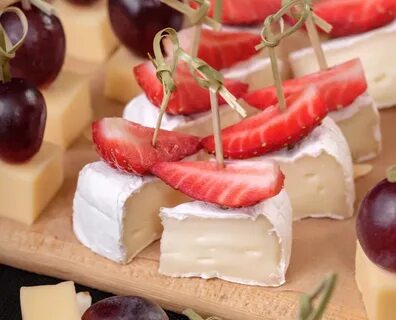 Закуска с камамбером